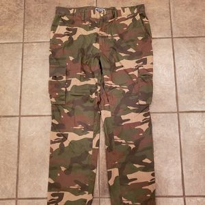 Camo cargo pants mens size 38x32